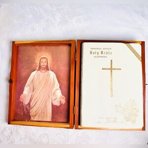 Vintage 1961 Memorial Limited Edition Bible in a Box/Cedar Wood/Leather Bound